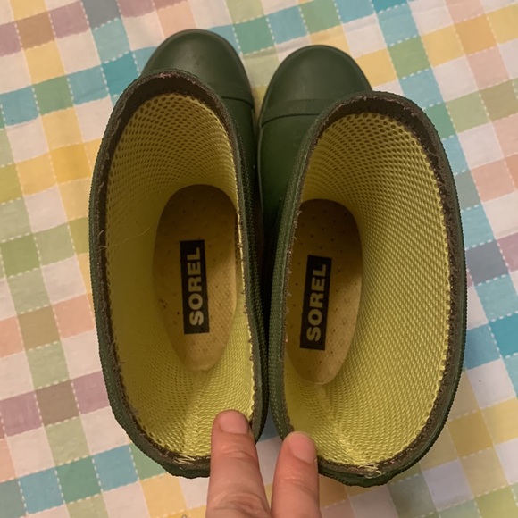 Used Sorel rain boots - Picture 8 of 8